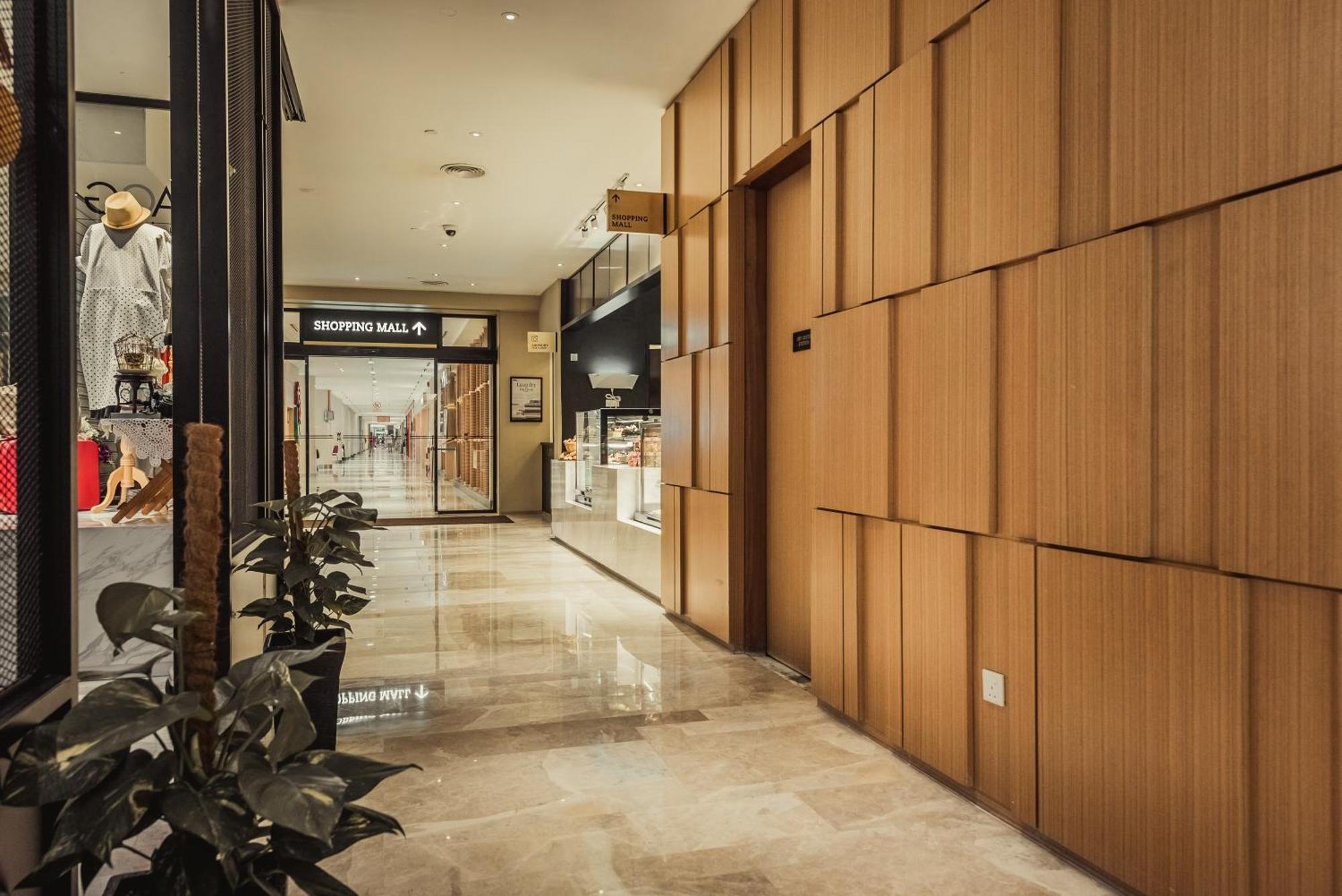 Weil Hotel Ipoh Exterior foto The interior of the mall
