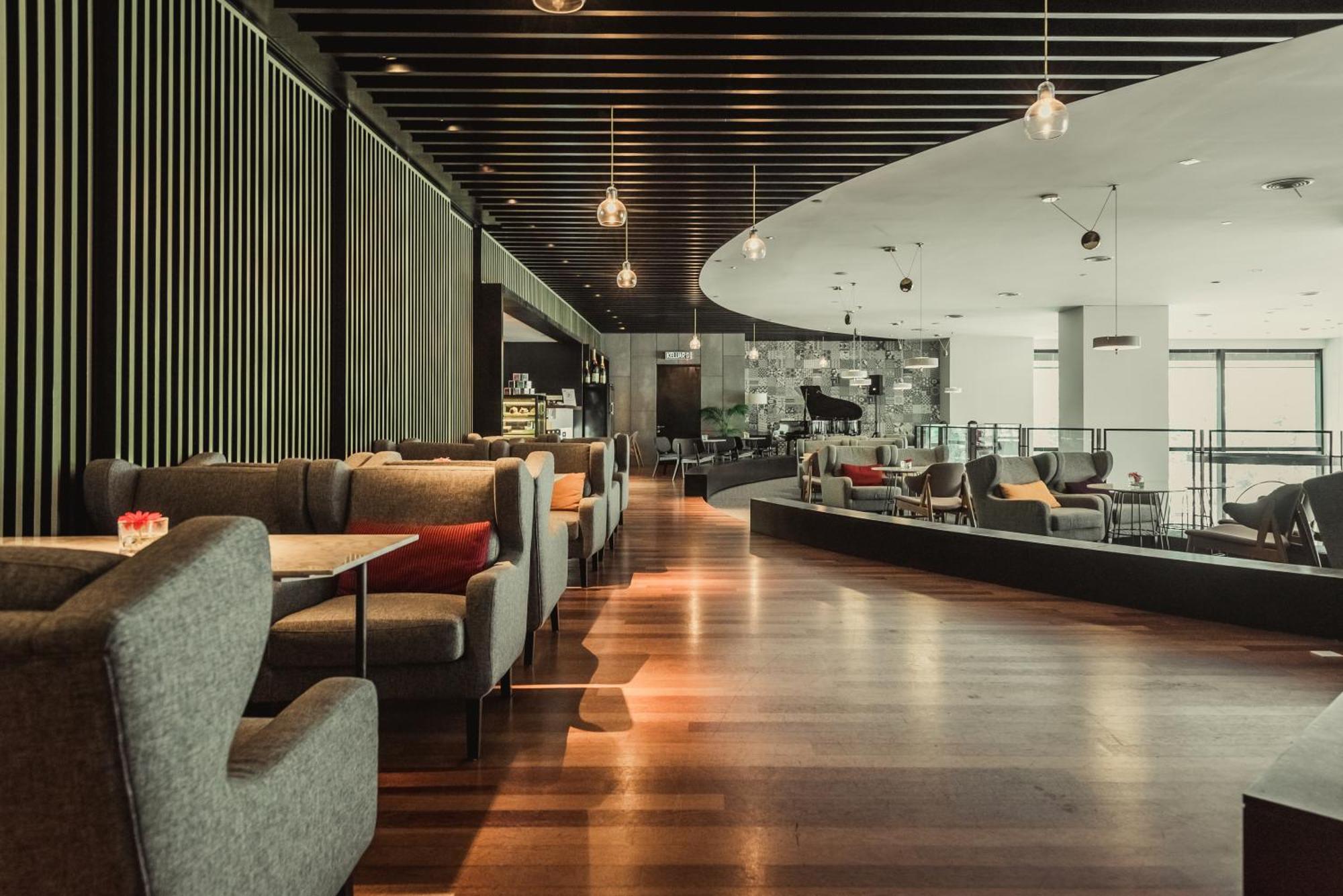 Weil Hotel Ipoh Exterior foto The lounge at KLIA